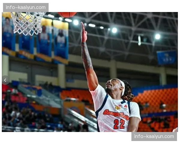 广东加时逆转青岛 麦考尔读秒三分绝平拖入加时赛